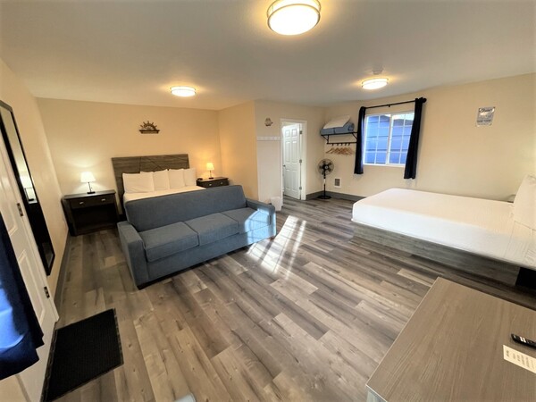 Coastal Inn & Suites Picture